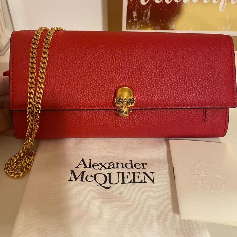ALEXANDER MCQUEEN Red Skull Wallet on Chain
